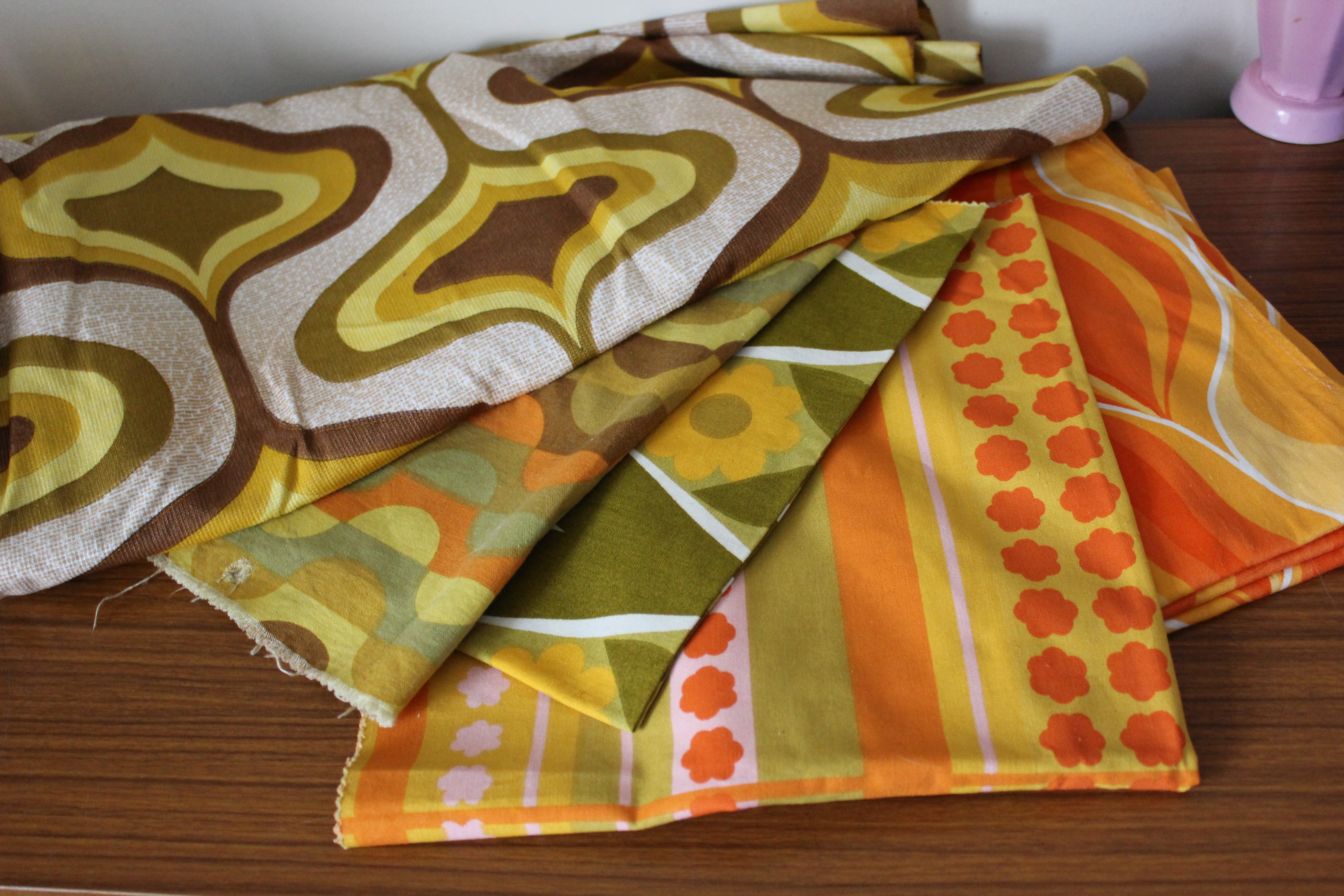 retro 60s 70s fabrics orange green yellow brown pattern