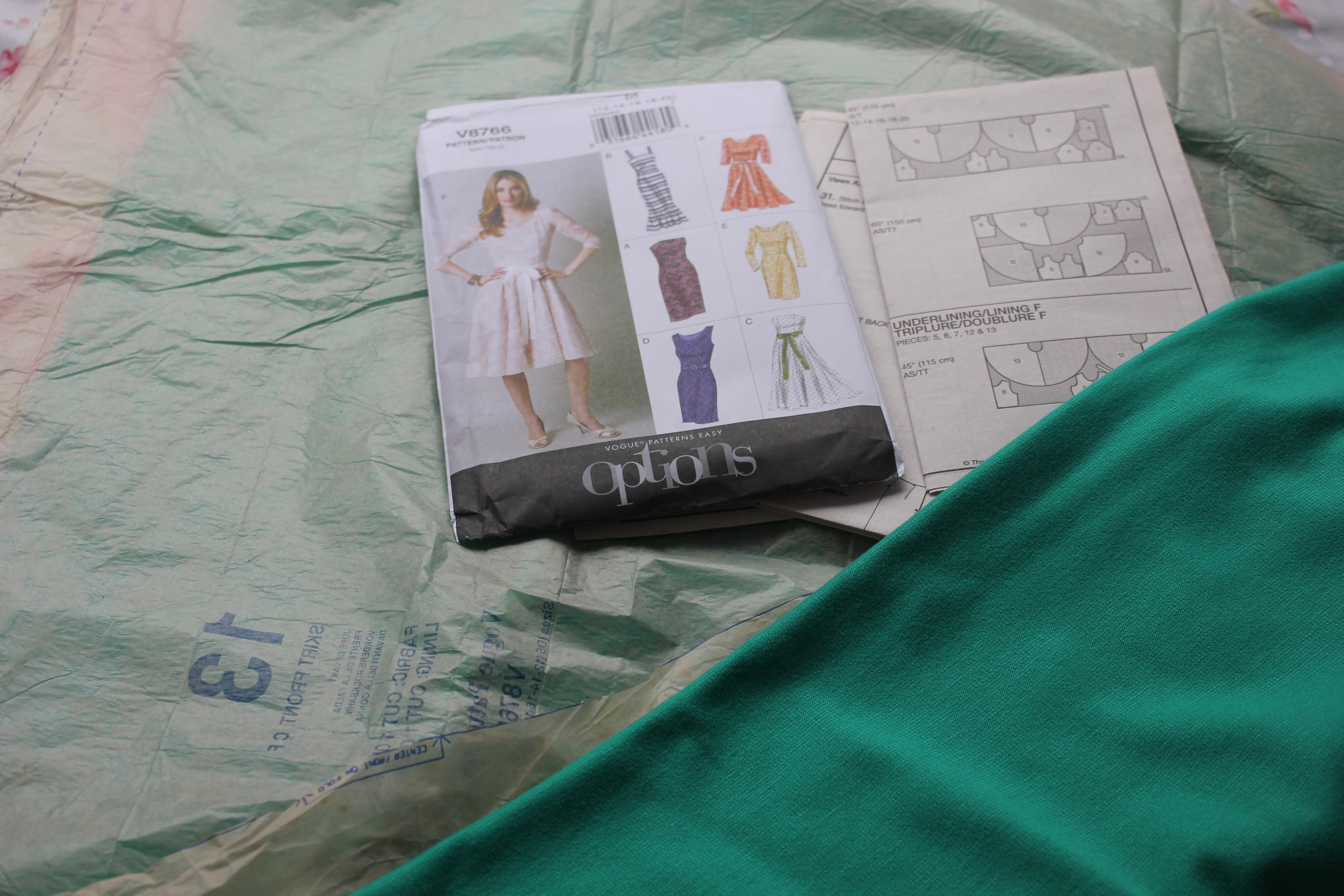 SIY sew your own dress using vogue pattern and fabric from minerva