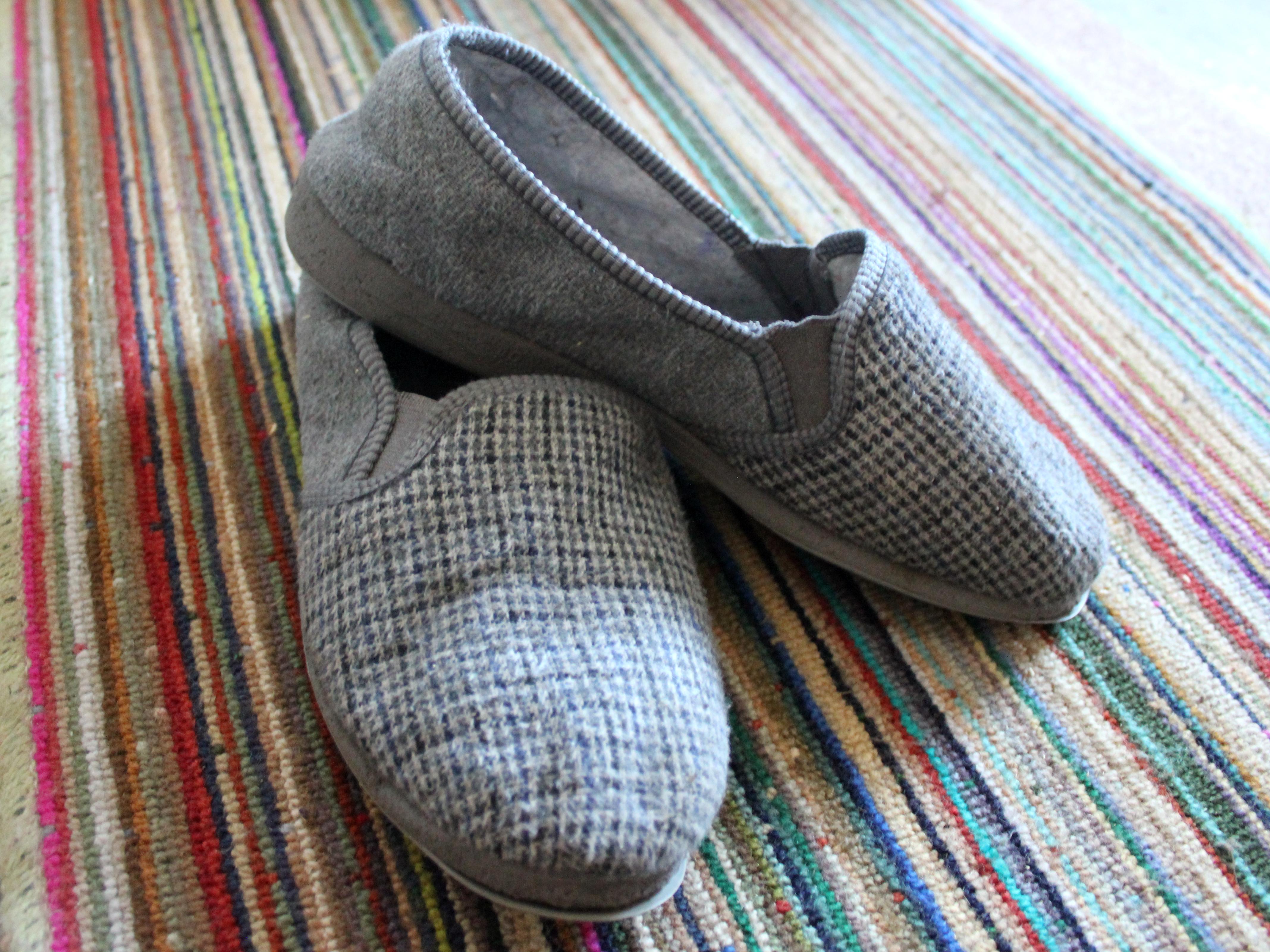Tuesday Shoesday comfortable mens slippers
