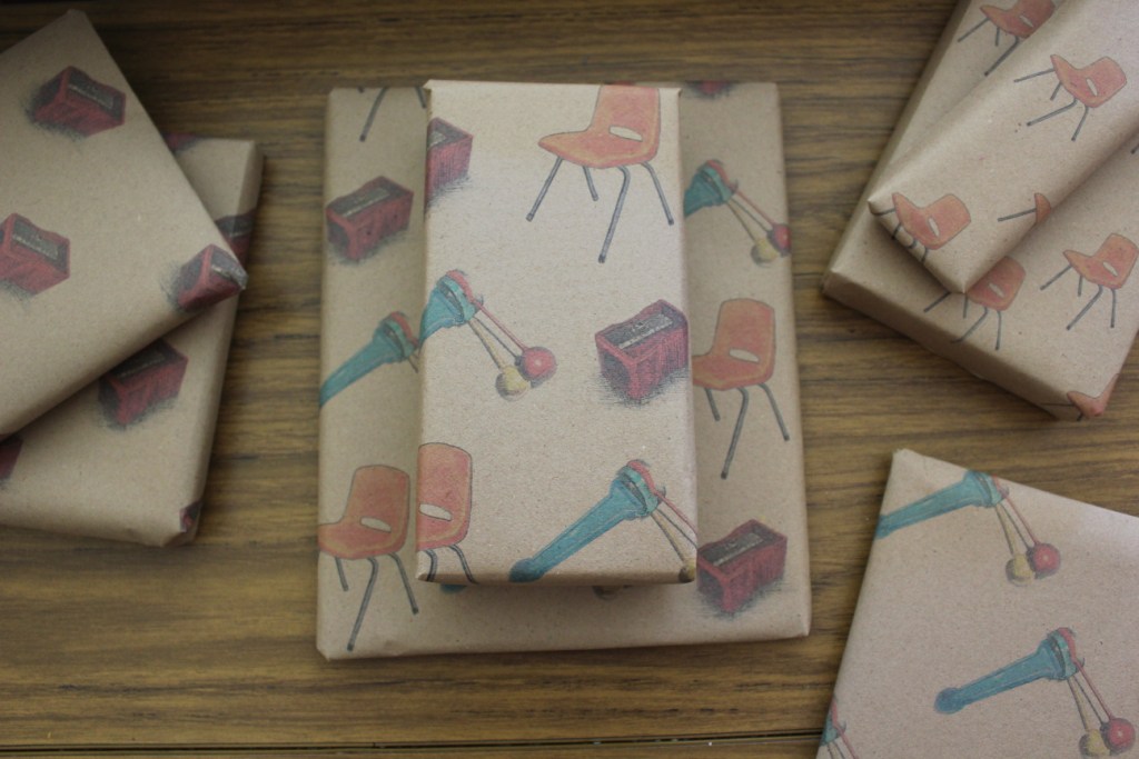 How to make your own wrapping paper to impress family and friends - Gathered