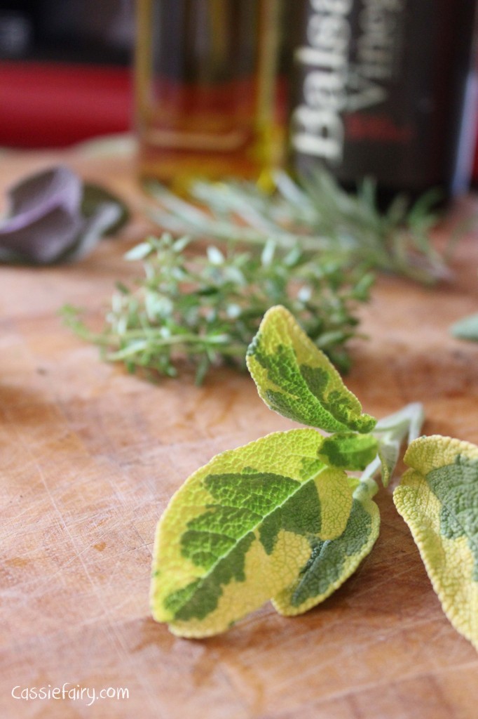 DIY homemade herb and balsamic oil dressing-2