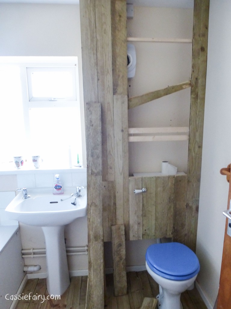 Bathroom Decor Ideas Using Reclaimed Wood On A Budget photo
