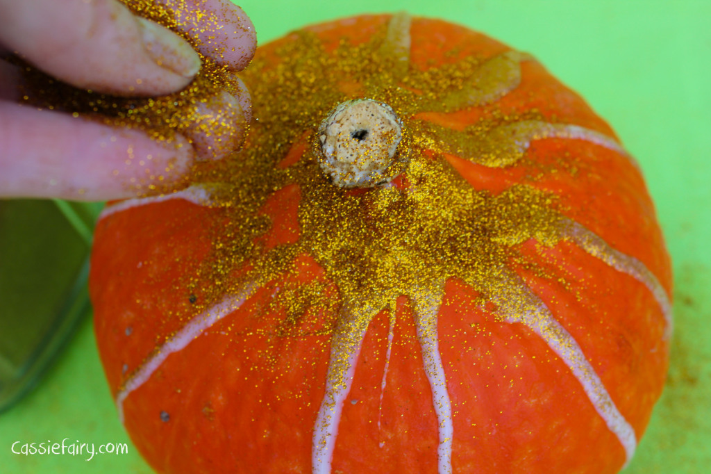happy halloween DIY glitter pumpkins step by step tutorial-7