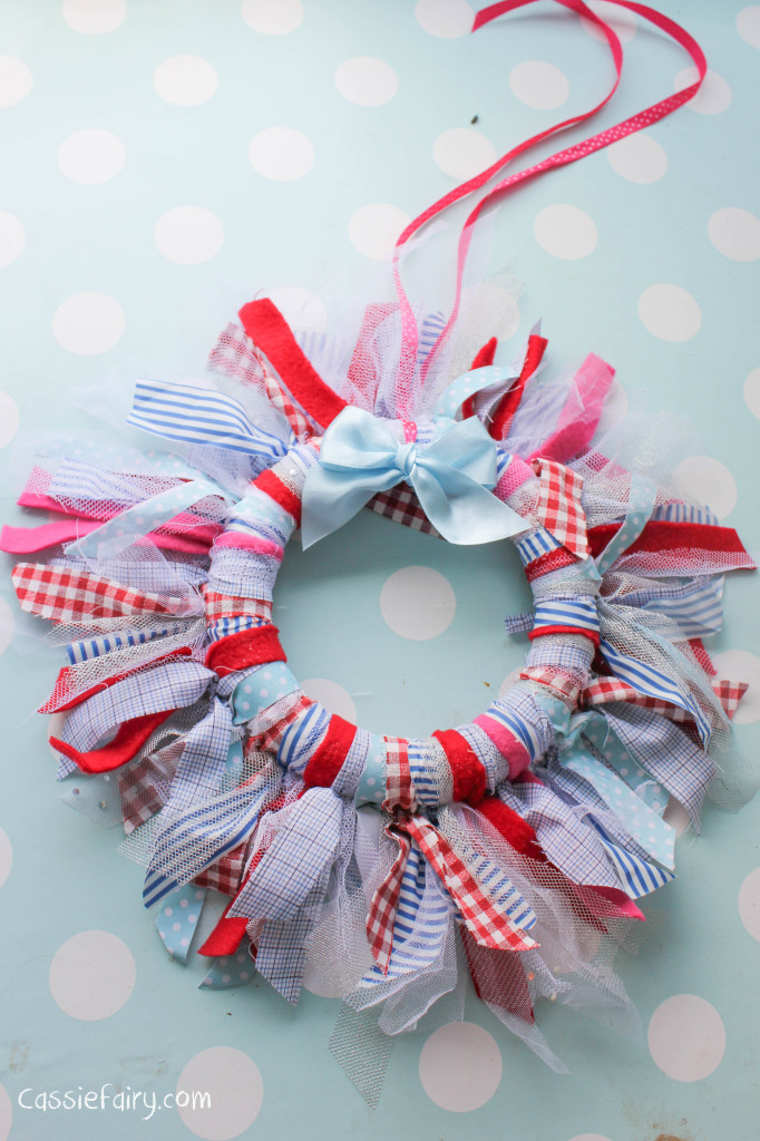 DIY fabric wreath for Christmas - step by step tutorial-12
