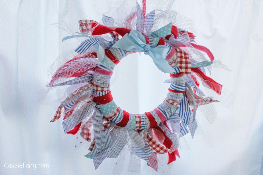DIY fabric wreath for Christmas - step by step tutorial-9