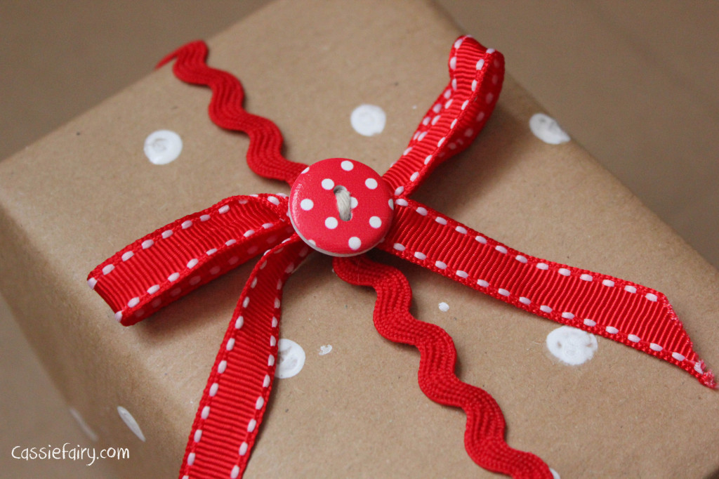 DIY homemade vintage christmas gift wrapping techniques_-20
