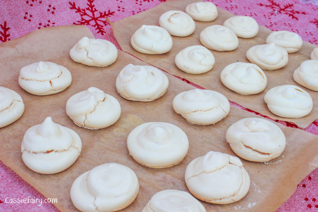 Recipe for snowball meringues Christmas pudding dessert-13