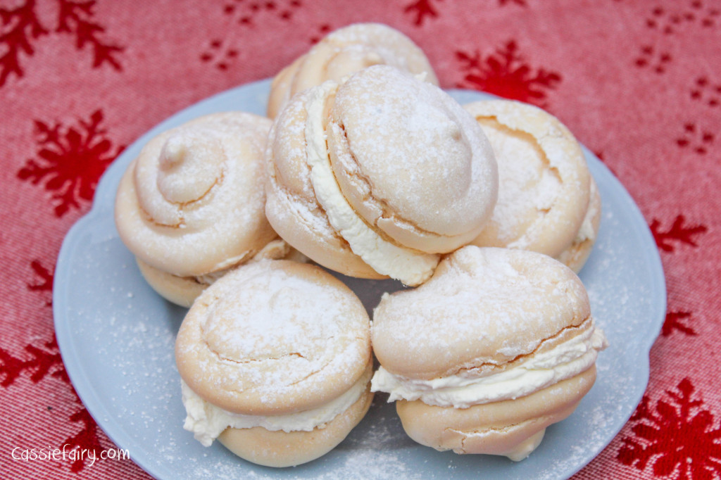 Recipe for snowball meringues Christmas pudding dessert-15