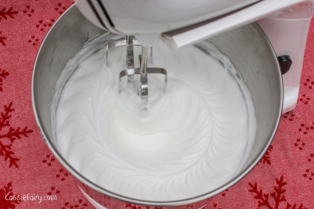 Recipe for snowball meringues Christmas pudding dessert-8