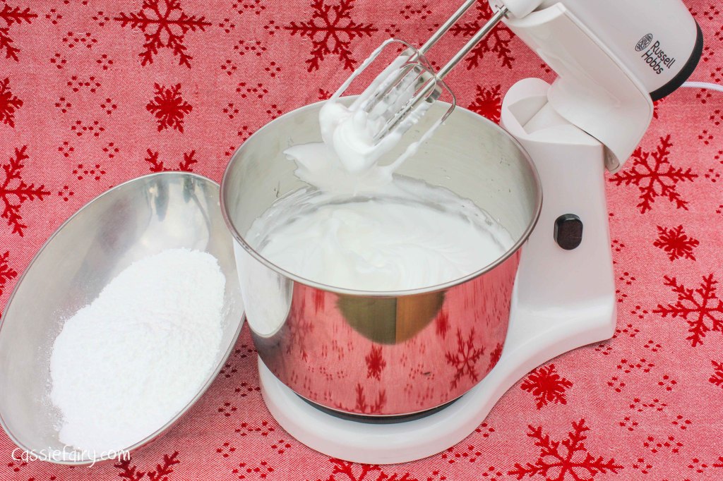Recipe for snowball meringues Christmas pudding dessert-9