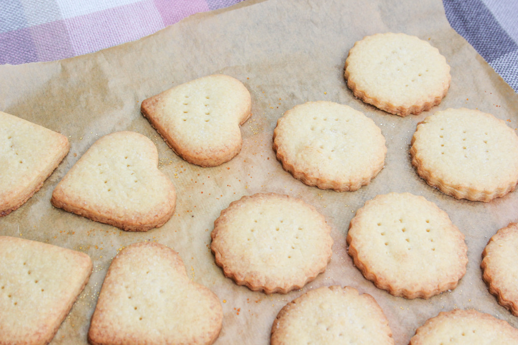 quick easy scottish shortbread biscuit recipe for valentines day or burns night-7