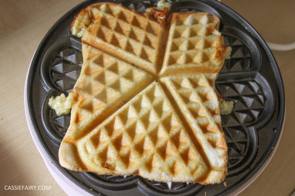 simple cheese toastie garlic bread recipe for waffle maker-4