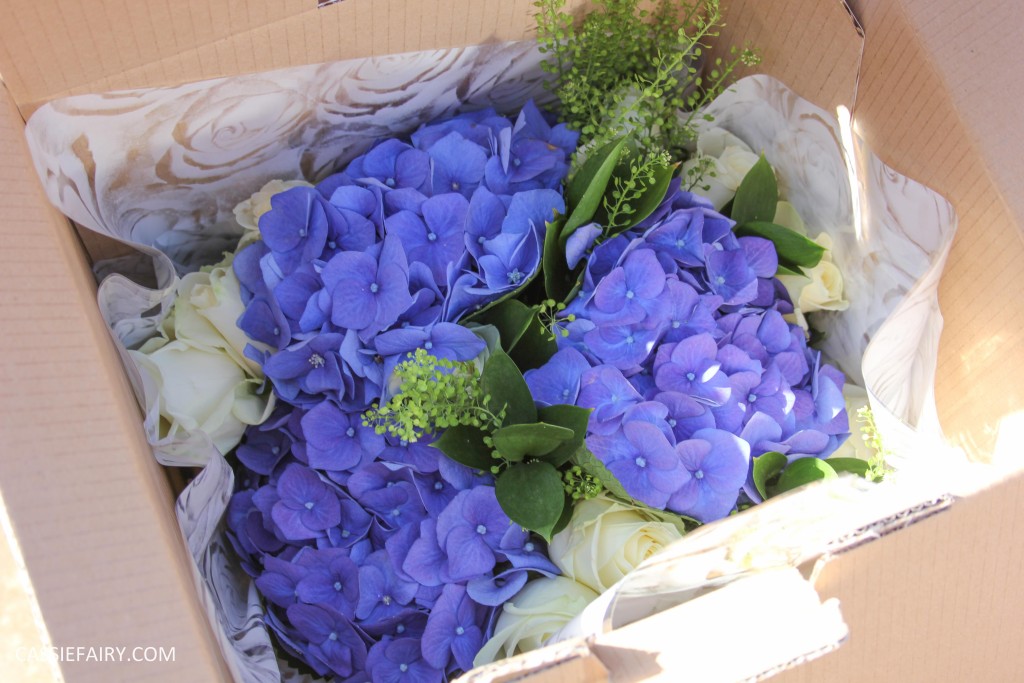 flower bouquet inspiration blue hydrangea and rose_-7