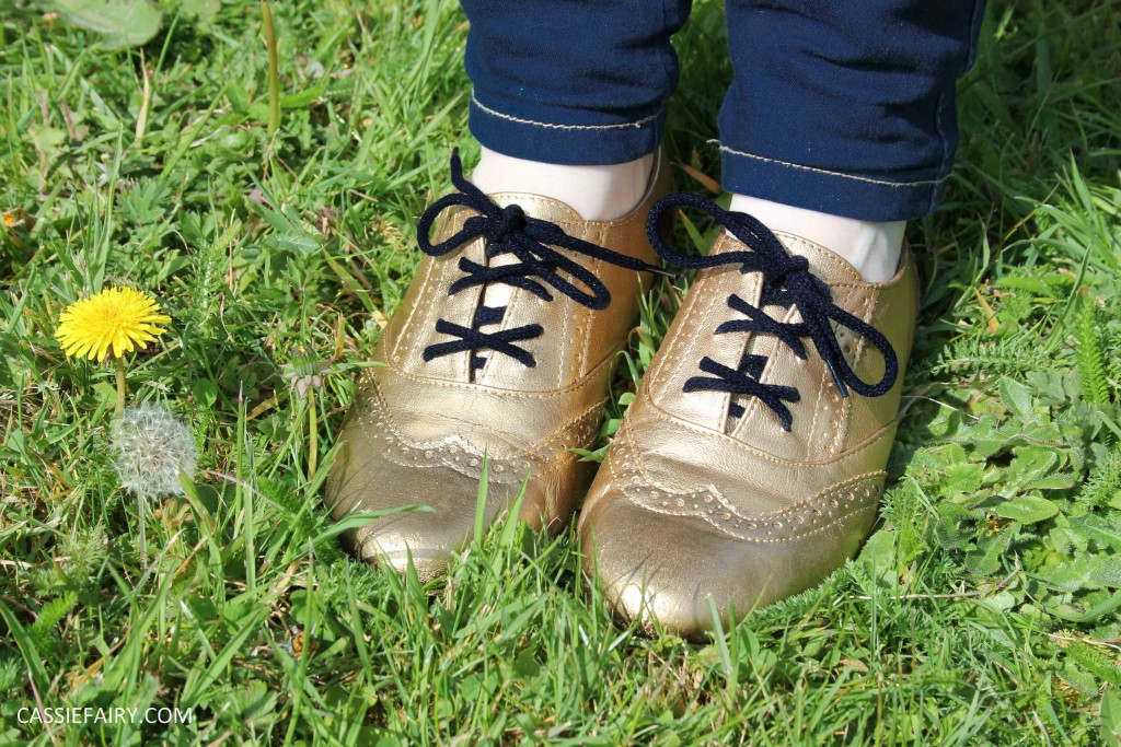 tuesday shoesday cassiefairy diy shoe makeover using fabric spray paint from rustoleum-7
