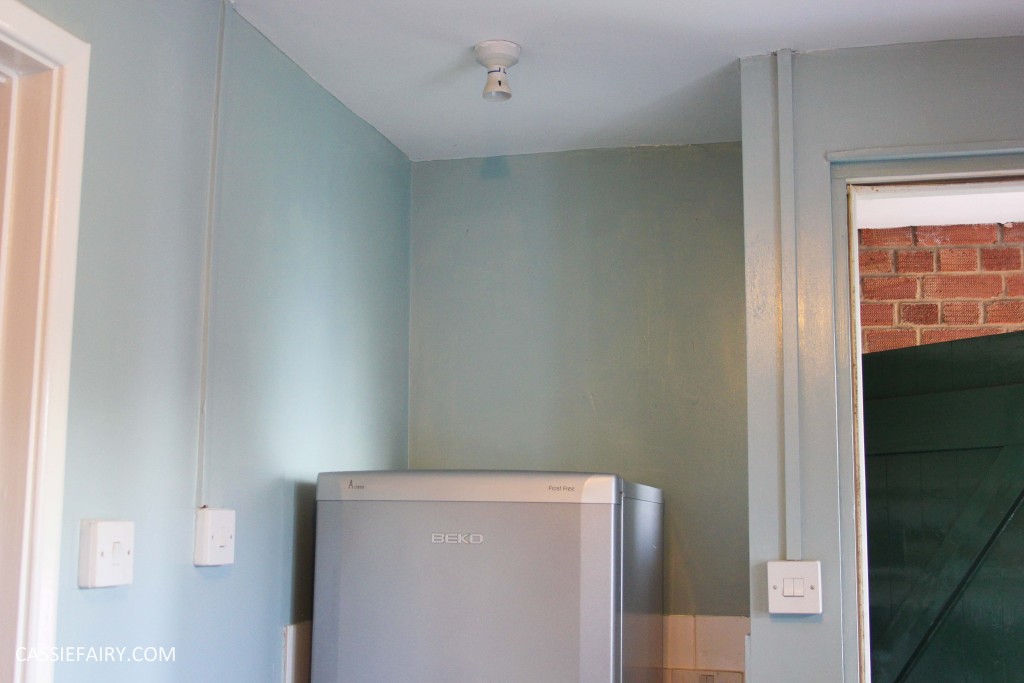 diy-interior-design-small-kitchen-makeover-storage-bathroom-unit-cupboard-recyce-upcycling-4