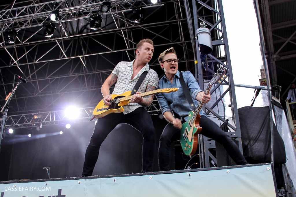 newmarket-racecourse-summer-saturdays-race-day-music-event-mcbusted-9