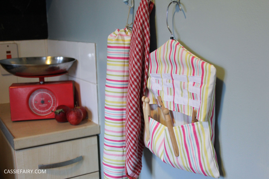 diy kitchen sewing projects peg bag and bag holder-21