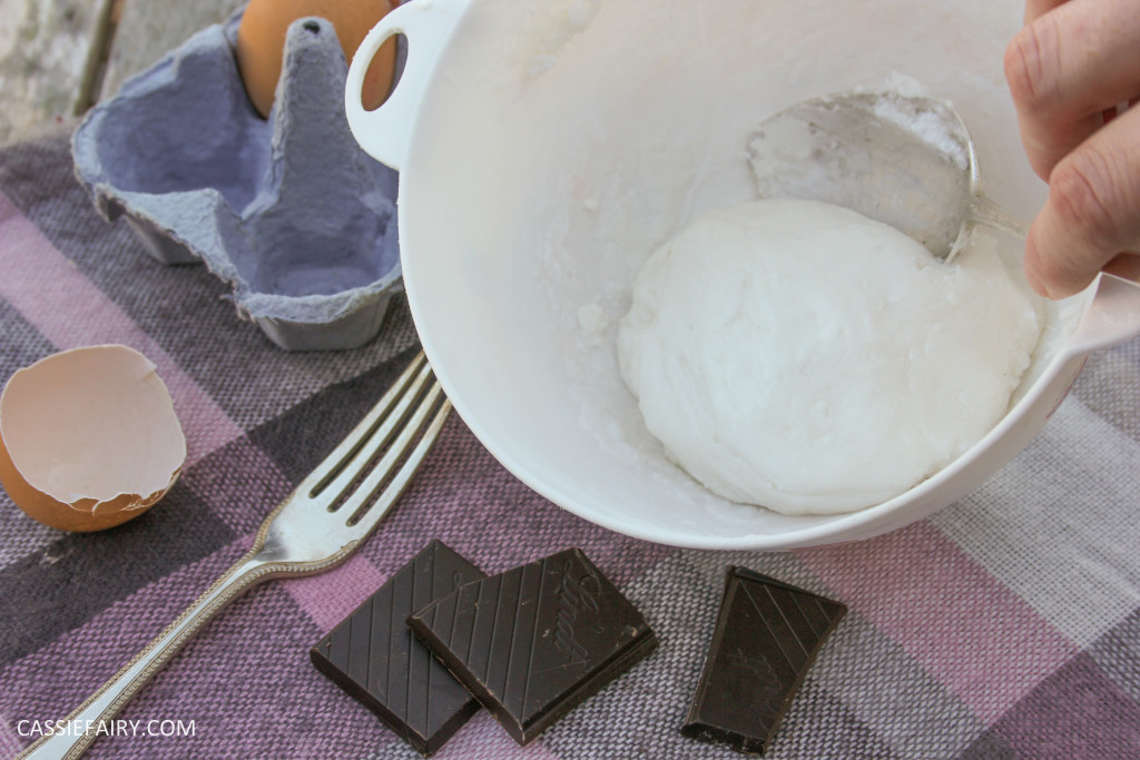 pieday friday baking recipe microwave meringues chocolate cookies-4