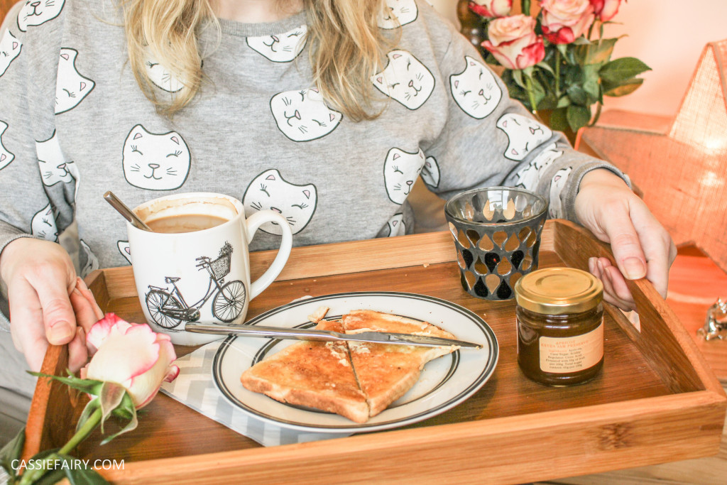 DIY romantic breakfast in bed valentines day ideas inspiration-17