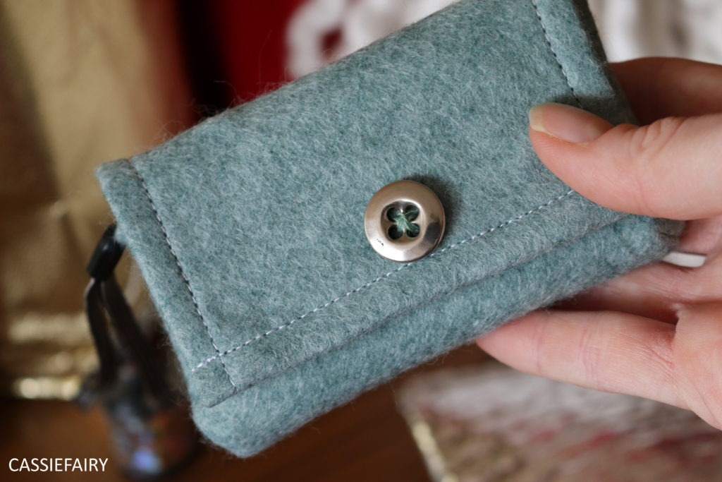 diy-video-project-easy-sew-sewing-felt-camera-case-gift-present-youtube-14