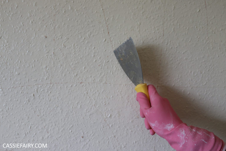 Household DIY How to strip woodchip wallpaper, the easy way! My