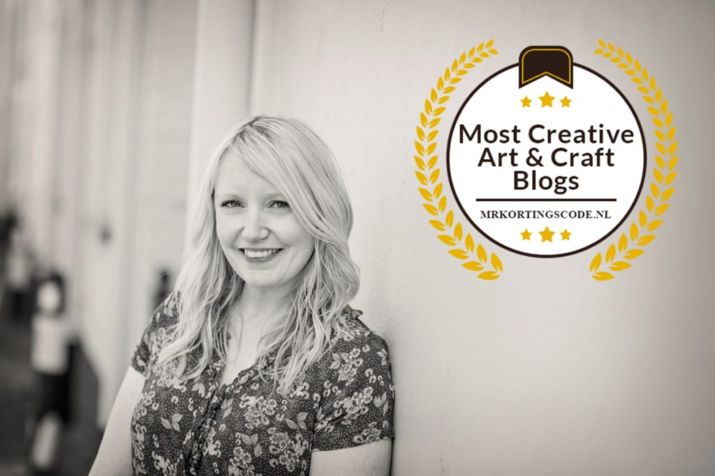 Photo of Cassiefairy smiling with 'Most Creative Art & Craft Blog' badge.