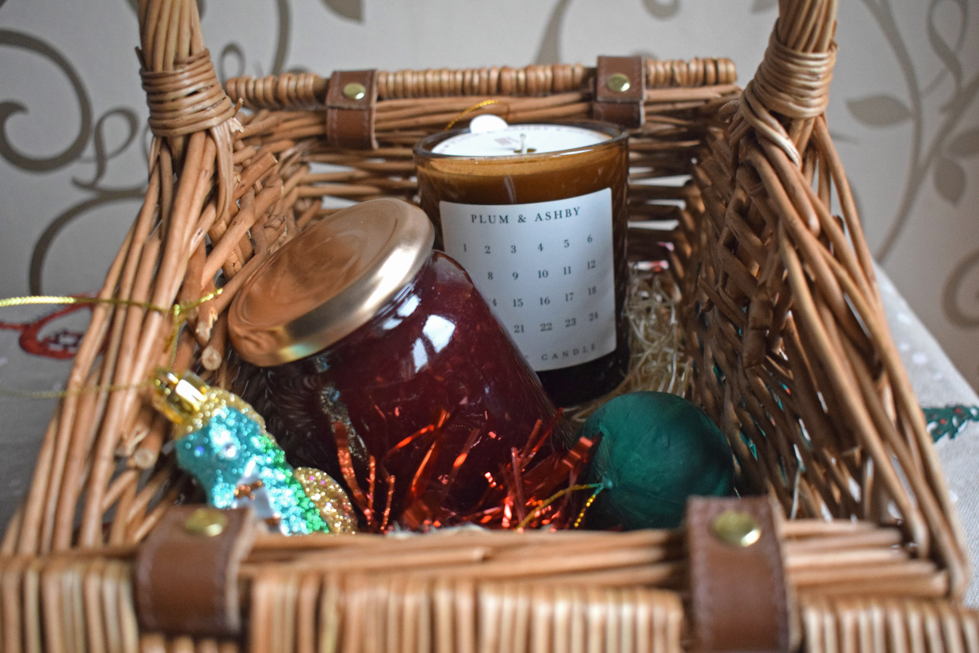 wonderful-christmas-hampers-ideas-christmas-hamper-diy-christmas