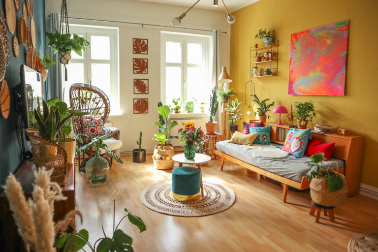 Colourful interior inspiration from a retro + boho Berlin apartment ...