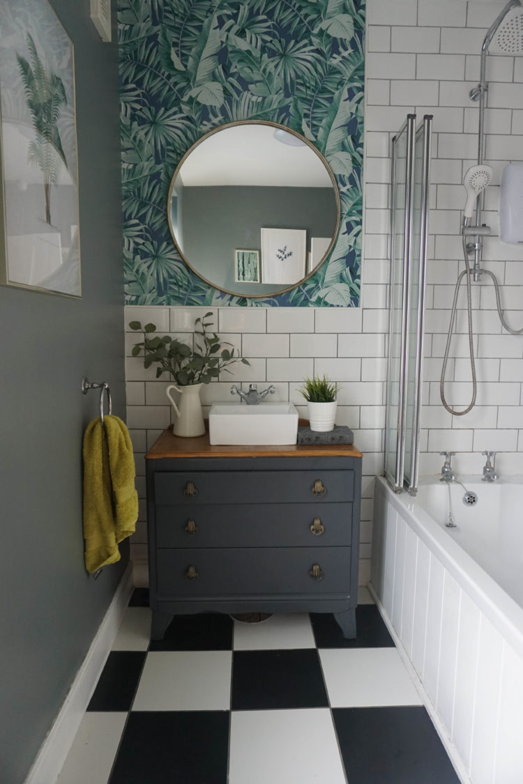 EndOfTheRow’s Edwardian home tour + how to decorate with dark hues My