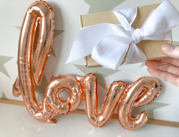 Valentine S Day Gifts That You Can Order Right Now   Mmotherday Day Love Valentines Gifts Presents Experience Chocolate 1 2 600x459 