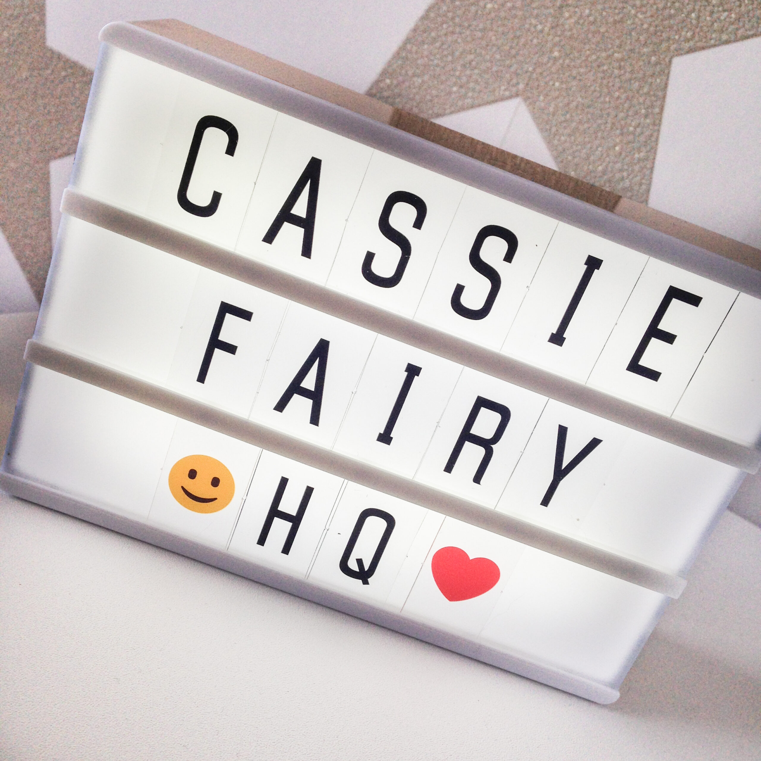 Cassiefairy HQ lightbox